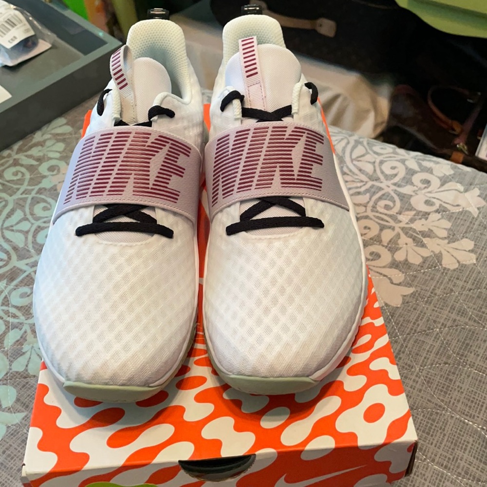 Brand new Nike renew